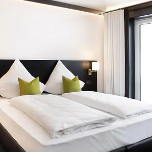 Kng By Wmm Hotell